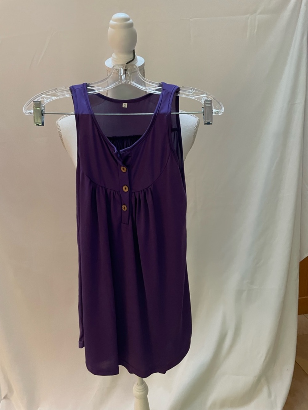 Sleeveless Purple Button-Front Women's Top